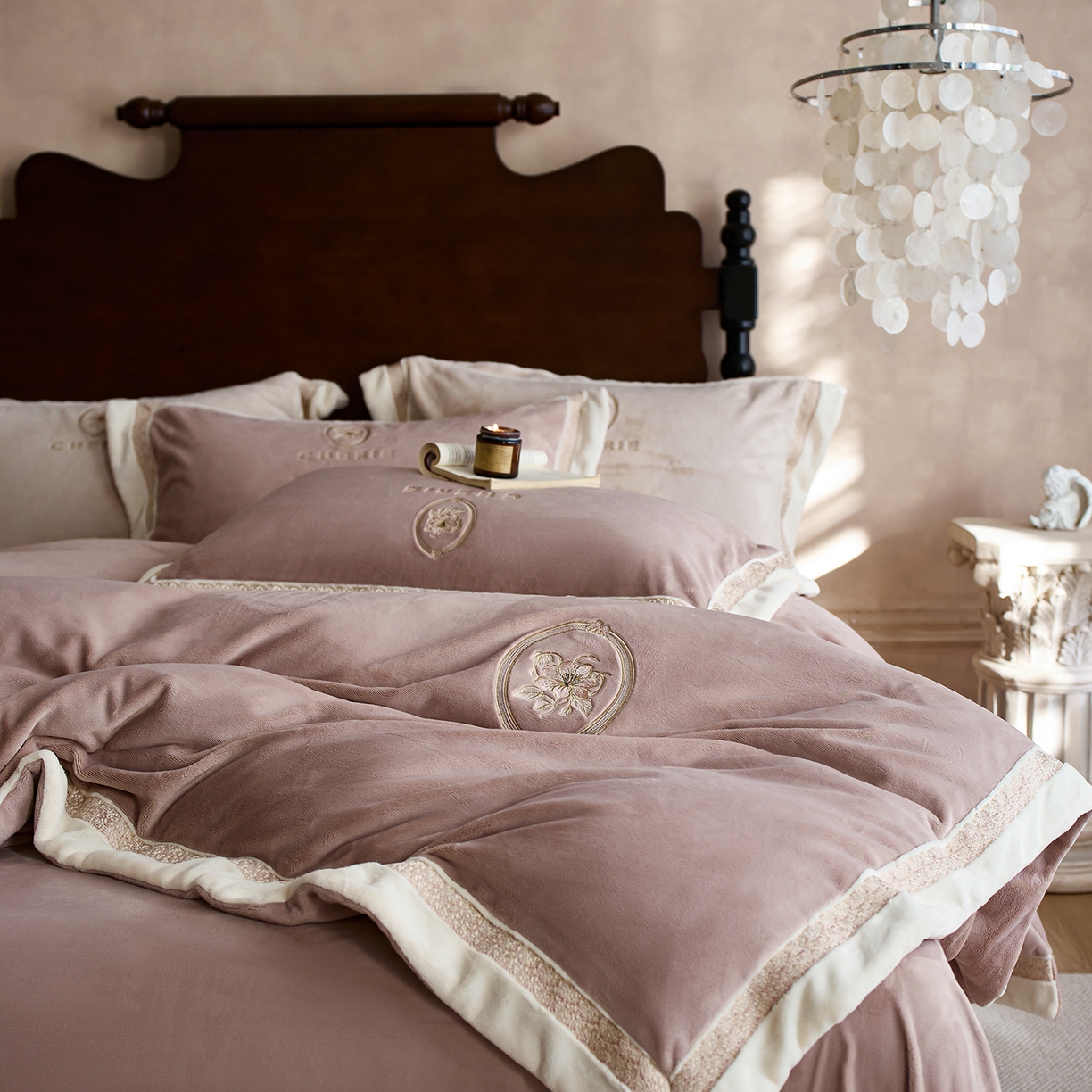 91家纺网 家纺一手货源 找家纺 蓝梦 2025新款270g全消光牛奶绒四件套-克莱尔 克莱尔-米咖