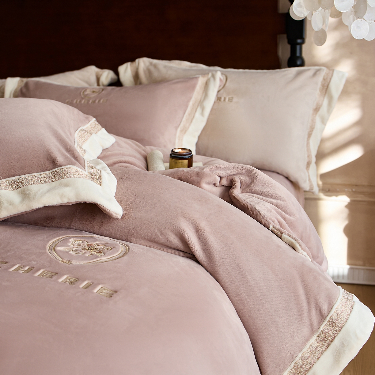 91家纺网 家纺一手货源 找家纺 蓝梦 2025新款270g全消光牛奶绒四件套-克莱尔 克莱尔-米咖