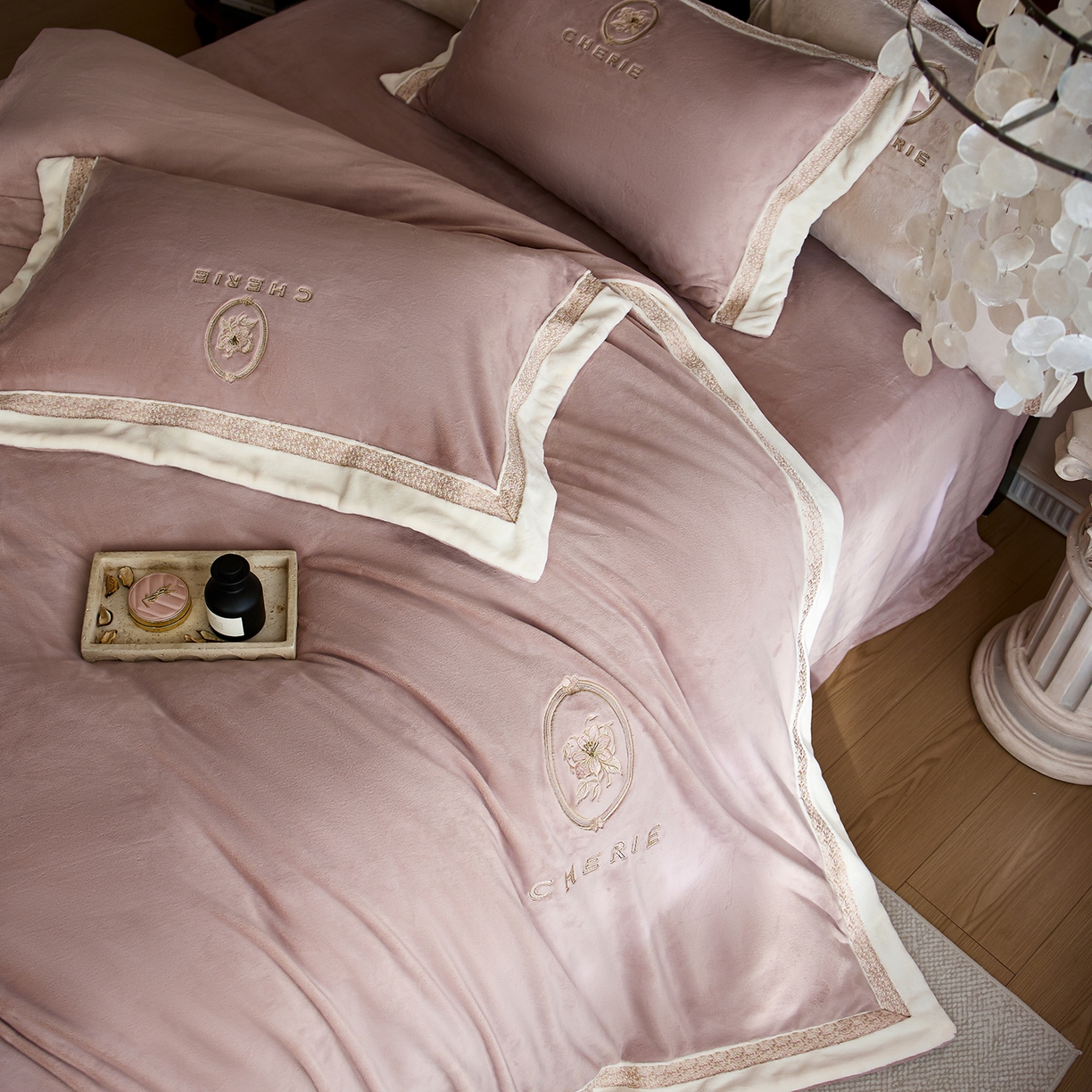 91家纺网 家纺一手货源 找家纺 蓝梦 2025新款270g全消光牛奶绒四件套-克莱尔 克莱尔-米咖