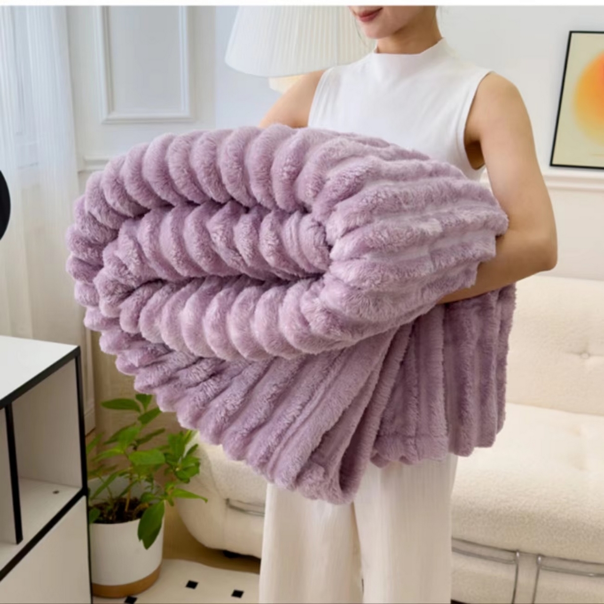 91家纺网 家纺一手货源 找家纺 （总）玖琳家纺 2025新款多功能抽条兔兔毛绒毯