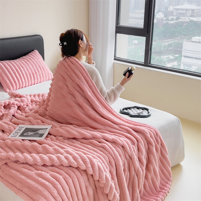 91家纺网 家纺一手货源 找家纺 （总）玖琳家纺 2025新款多功能抽条兔兔毛绒毯