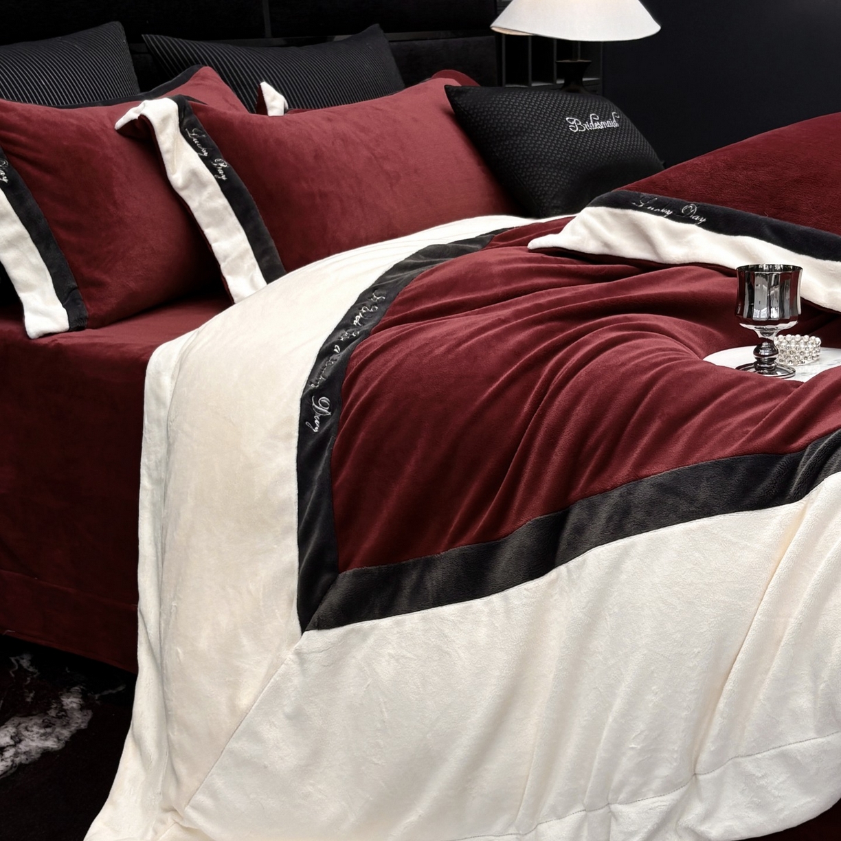 91家纺网 家纺一手货源 找家纺 （总）蓝梦 2025新款270g全消光牛奶绒四件套-雪芙莉系列