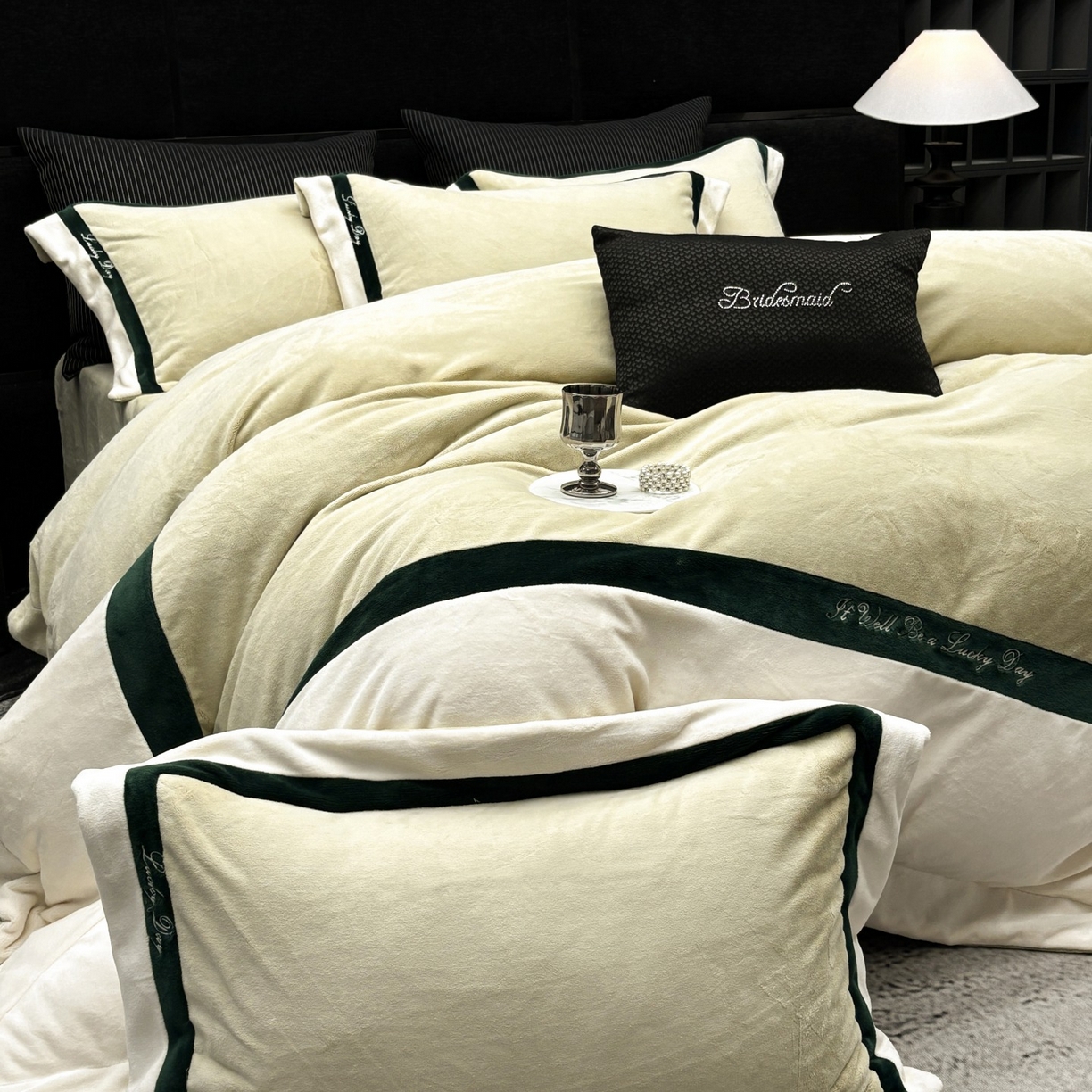 91家纺网 家纺一手货源 找家纺 蓝梦 2025新款270g全消光牛奶绒四件套-雪芙莉系列 浅绿