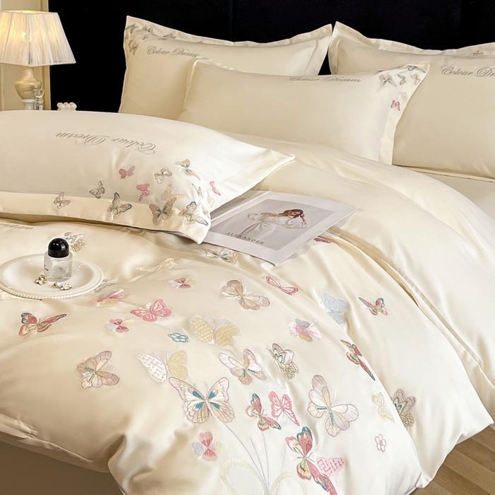 91家纺网 家纺一手货源 找家纺 绒掌柜 2025新款13376全棉纯棉刺绣四件套（礼盒装品质含买家秀）-蝶影系列-版权产品系列 奶昔白