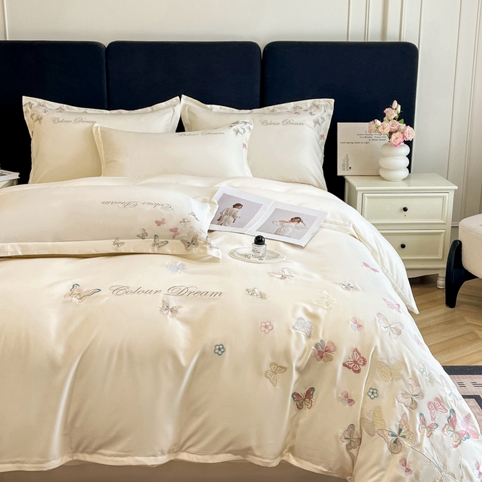 91家纺网 家纺一手货源 找家纺 绒掌柜 2025新款13376全棉纯棉刺绣四件套（礼盒装品质含买家秀）-蝶影系列-版权产品系列 奶昔白