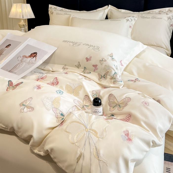 91家纺网 家纺一手货源 找家纺 绒掌柜 2025新款13376全棉纯棉刺绣四件套（礼盒装品质含买家秀）-蝶影系列-版权产品系列 奶昔白
