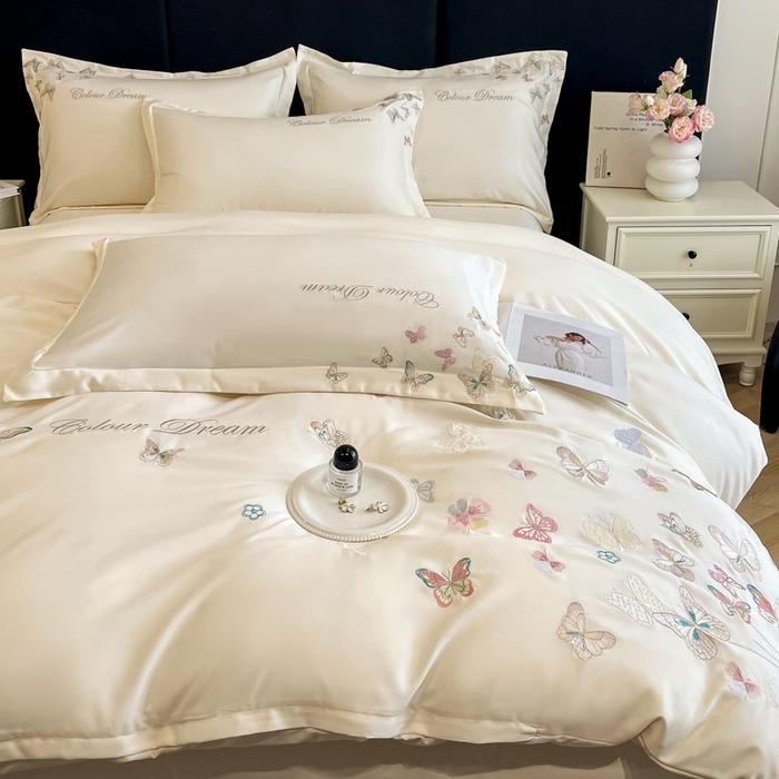 91家纺网 家纺一手货源 找家纺 绒掌柜 2025新款13376全棉纯棉刺绣四件套（礼盒装品质含买家秀）-蝶影系列-版权产品系列 奶昔白