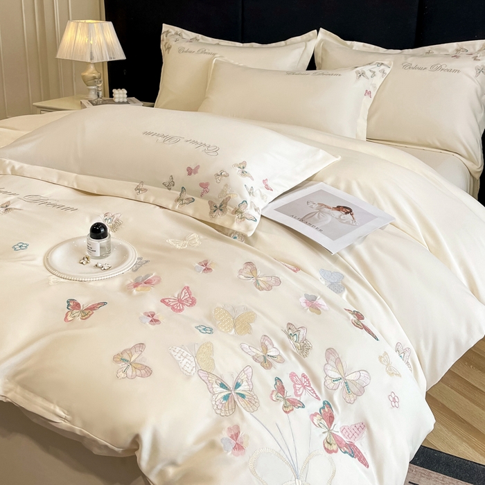 91家纺网 家纺一手货源 找家纺 绒掌柜 2025新款13376全棉纯棉刺绣四件套（礼盒装品质含买家秀）-蝶影系列-版权产品系列 奶昔白