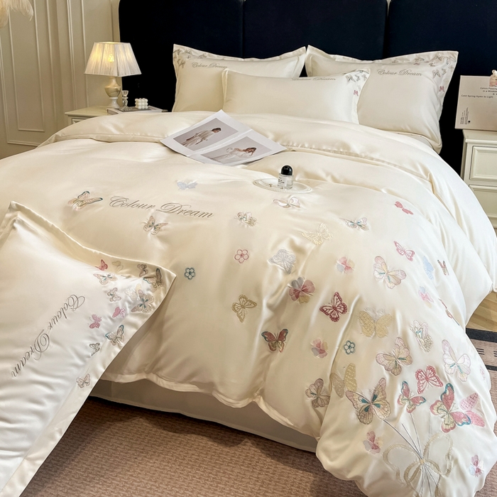 91家纺网 家纺一手货源 找家纺 绒掌柜 2025新款13376全棉纯棉刺绣四件套（礼盒装品质含买家秀）-蝶影系列-版权产品系列 奶昔白