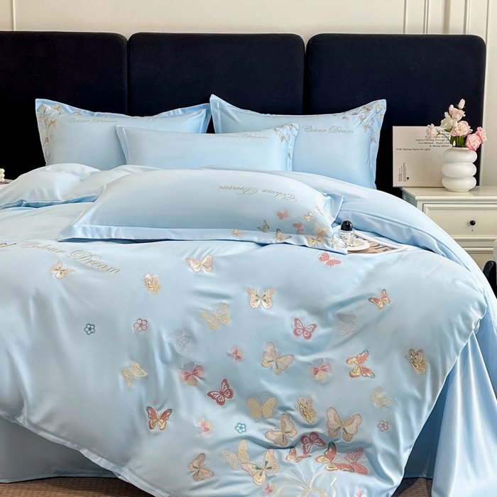 91家纺网 家纺一手货源 找家纺 绒掌柜 2025新款13376全棉纯棉刺绣四件套（礼盒装品质含买家秀）-蝶影系列-版权产品系列 天空蓝