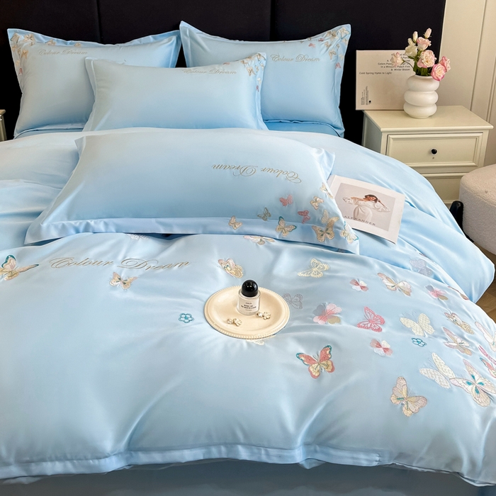 91家纺网 家纺一手货源 找家纺 绒掌柜 2025新款13376全棉纯棉刺绣四件套（礼盒装品质含买家秀）-蝶影系列-版权产品系列 天空蓝