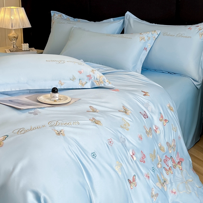 91家纺网 家纺一手货源 找家纺 绒掌柜 2025新款13376全棉纯棉刺绣四件套（礼盒装品质含买家秀）-蝶影系列-版权产品系列 天空蓝