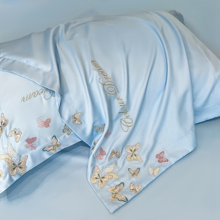 91家纺网 家纺一手货源 找家纺 绒掌柜 2025新款13376全棉纯棉刺绣四件套（礼盒装品质含买家秀）-蝶影系列-版权产品系列 天空蓝