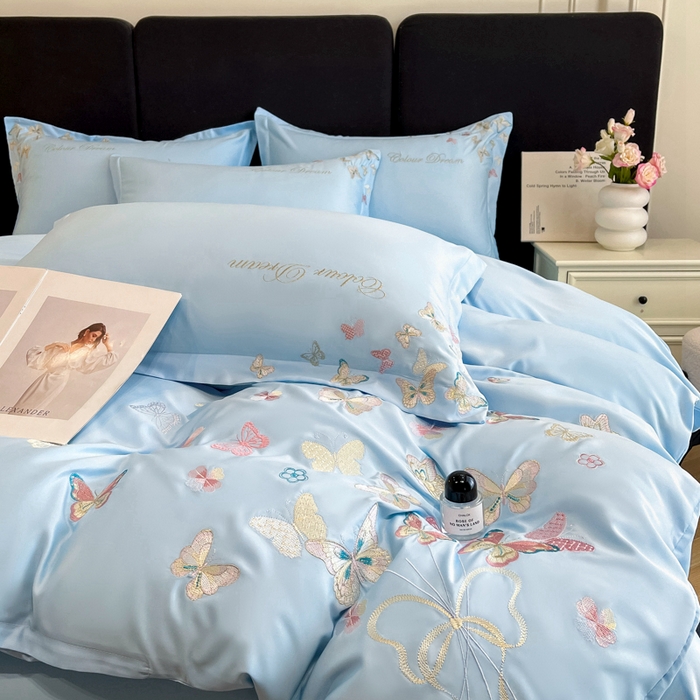 91家纺网 家纺一手货源 找家纺 绒掌柜 2025新款13376全棉纯棉刺绣四件套（礼盒装品质含买家秀）-蝶影系列-版权产品系列 天空蓝