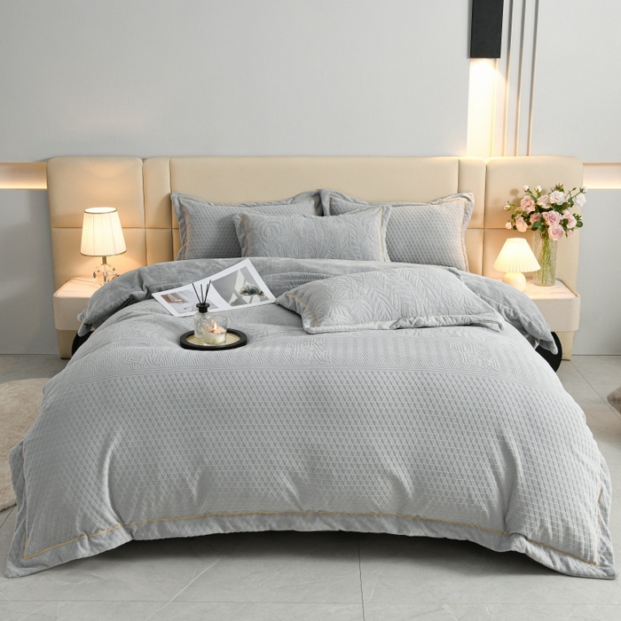 优家居 2025新款高克重240克雕花烂花夹棉床盖四件套床单四件套牛奶绒床裙四件套 朱丽叶-灰