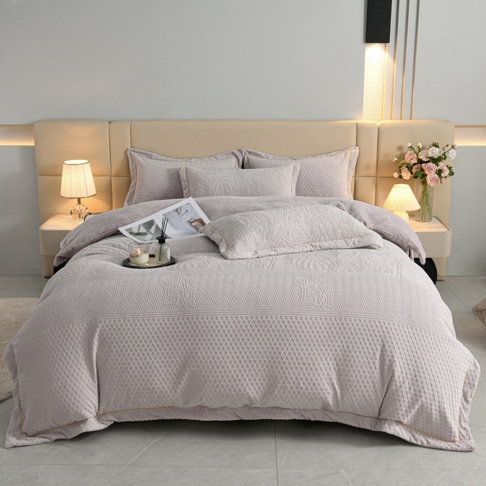 优家居 2025新款高克重240克雕花烂花夹棉床盖四件套床单四件套牛奶绒床裙四件套 朱丽叶-紫