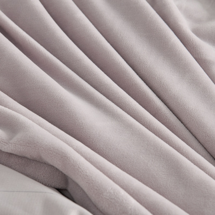 91家纺网 家纺一手货源 找家纺 优家居 2025新款高克重240克雕花烂花夹棉床盖四件套床单四件套牛奶绒床裙四件套 朱丽叶-紫