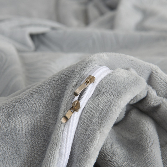 91家纺网 家纺一手货源 找家纺 优家居 2025新款高克重240克雕花烂花夹棉床盖四件套床单四件套牛奶绒床裙四件套 朱丽叶-灰