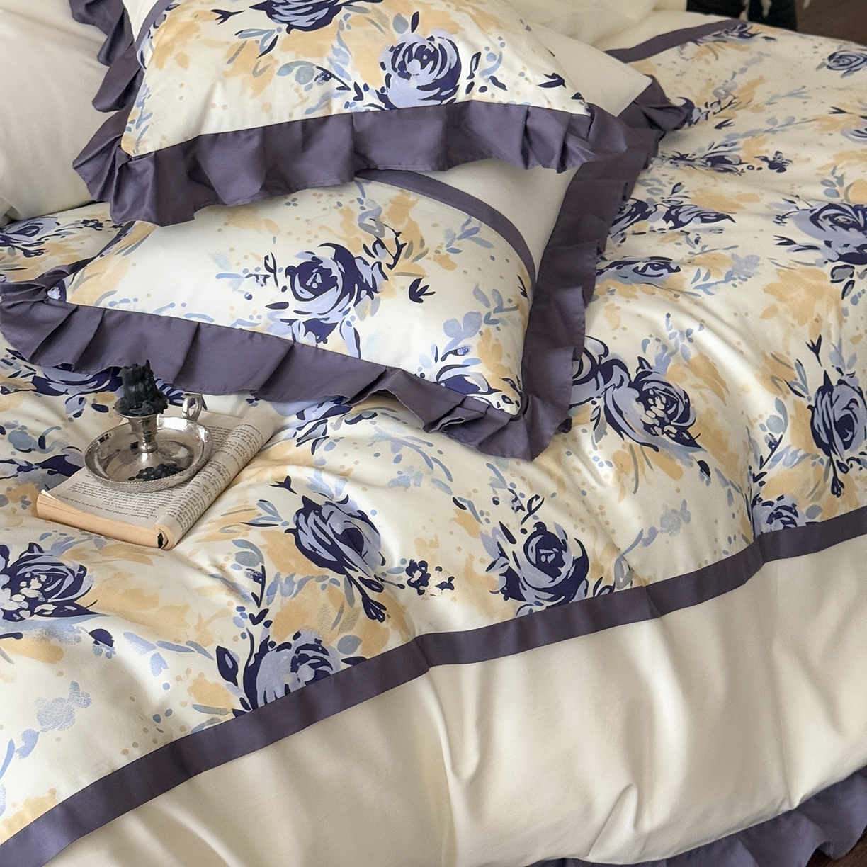 91家纺网 家纺一手货源 找家纺 多乐娜 2025新款法式100支全棉贡缎数码印花四件套长绒棉工艺款轻奢花边款（会员-20）控价378/398起（券后！！）务必控价谢谢配合 长绒棉贡缎-暮光紫汀