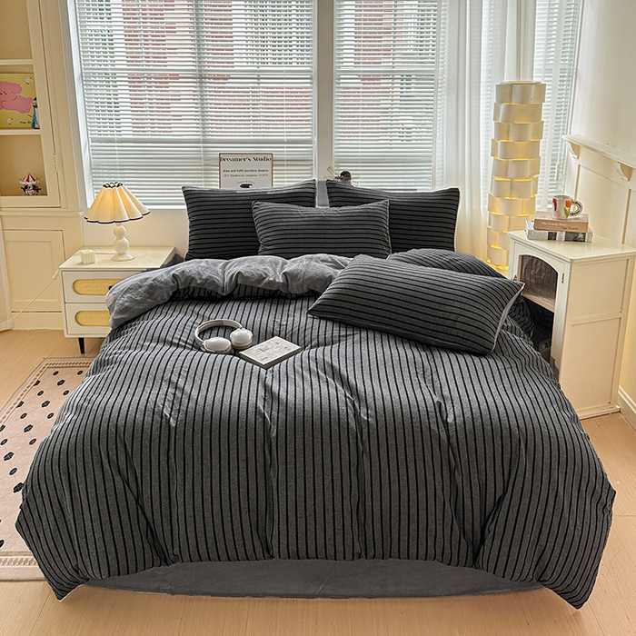 91家纺网 家纺一手货源 找家纺 （总）柠萌家居 2025新款无印良品风双拼全棉色织水洗棉加牛奶绒单品被套简约风全棉拼牛奶绒单被套