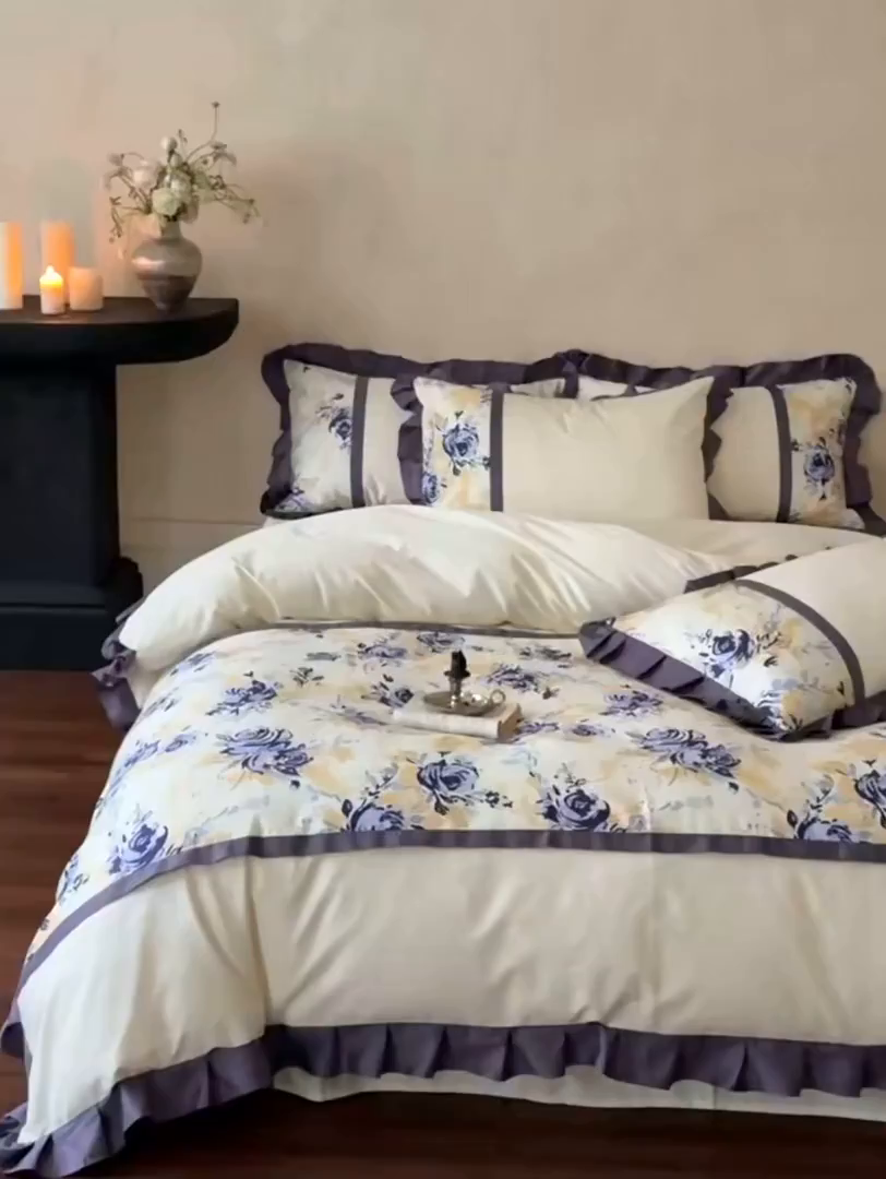 91家纺网 家纺一手货源 找家纺 多乐娜 2025新款法式100支全棉贡缎数码印花四件套长绒棉工艺款轻奢花边款（会员-20）控价378/398起（券后！！）务必控价谢谢配合 长绒棉贡缎-暮光紫汀