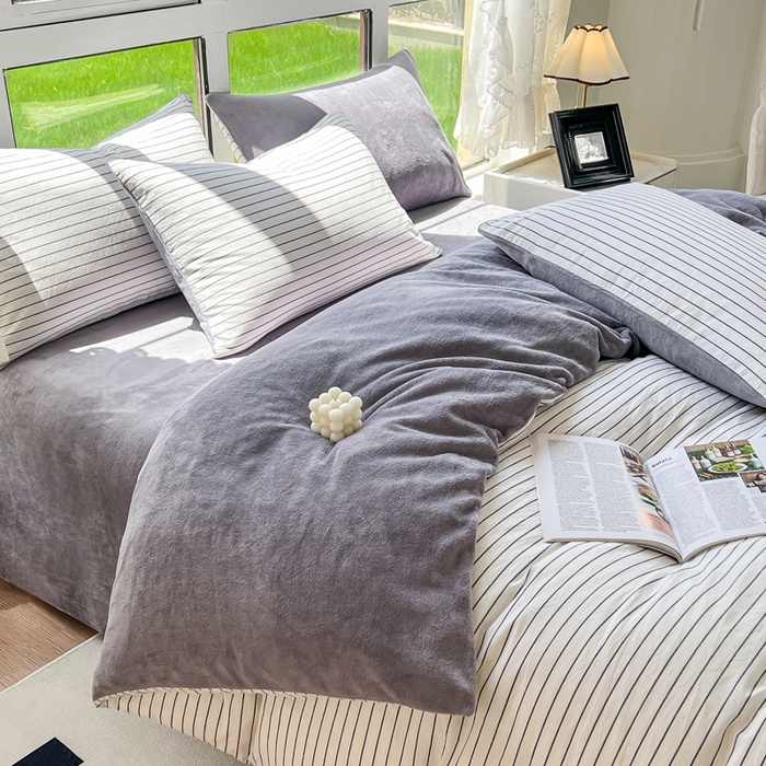 91家纺网 家纺一手货源 找家纺 柠萌家居 2025新款无印良品风双拼全棉色织水洗棉加牛奶绒单品被套简约风全棉拼牛奶绒单被套 棉+绒-白细条