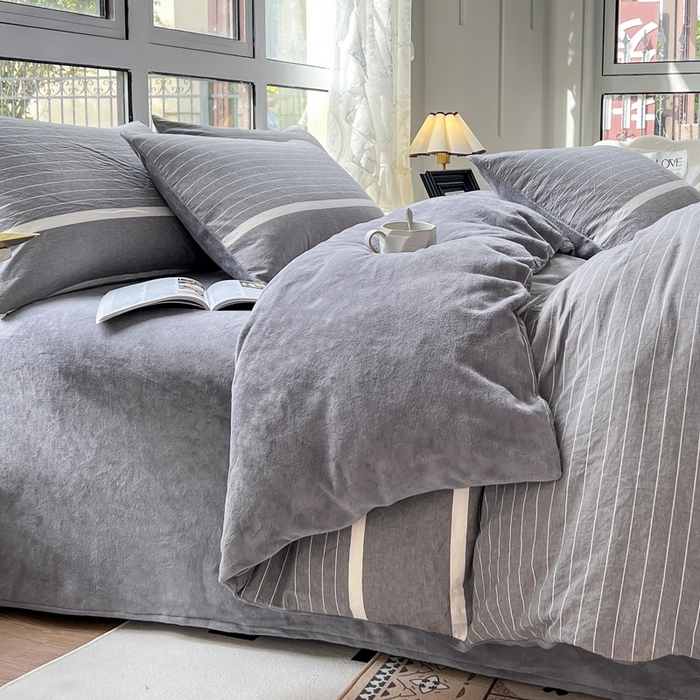 91家纺网 家纺一手货源 找家纺 柠萌家居 2025新款无印良品风双拼全棉色织水洗棉加牛奶绒单品被套简约风全棉拼牛奶绒单被套 棉+绒-宽双线冷灰