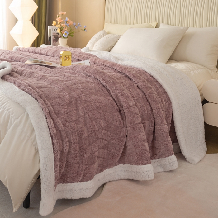 91家纺网 家纺一手货源 找家纺 佳居缘 【双面绒-交叉纹】 2025加厚保暖羊羔绒毛毯双层塔芙绒毯子跨境专供外贸出口定制 交叉-紫