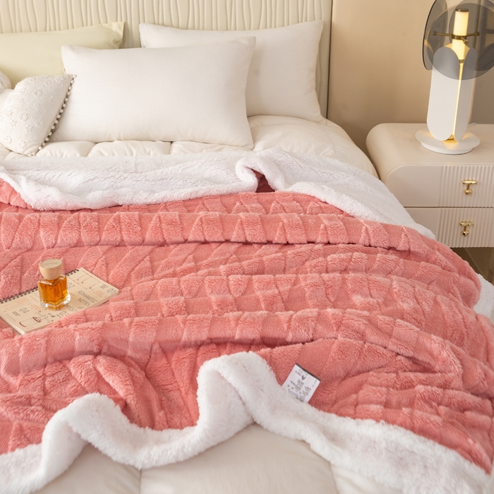 91家纺网 家纺一手货源 找家纺 佳居缘 【双面绒-交叉纹】 2025加厚保暖羊羔绒毛毯双层塔芙绒毯子跨境专供外贸出口定制 交叉纹-粉