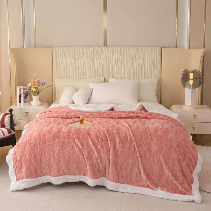 91家纺网 家纺一手货源 找家纺 佳居缘 【双面绒-交叉纹】 2025加厚保暖羊羔绒毛毯双层塔芙绒毯子跨境专供外贸出口定制 交叉纹-粉