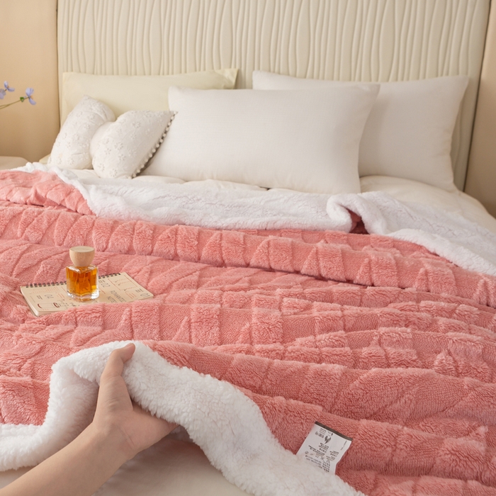 91家纺网 家纺一手货源 找家纺 佳居缘 【双面绒-交叉纹】 2025加厚保暖羊羔绒毛毯双层塔芙绒毯子跨境专供外贸出口定制 交叉纹-粉