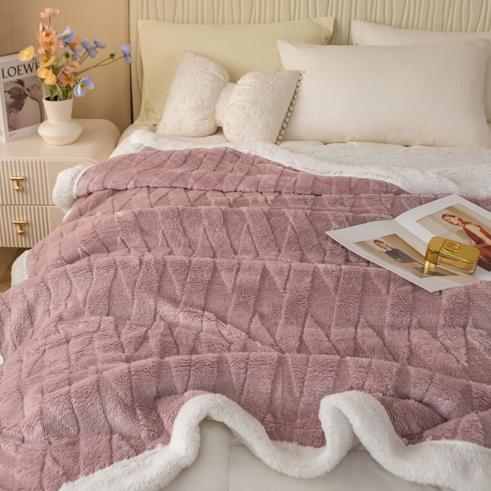 91家纺网 家纺一手货源 找家纺 佳居缘 【双面绒-交叉纹】 2025加厚保暖羊羔绒毛毯双层塔芙绒毯子跨境专供外贸出口定制 交叉-紫