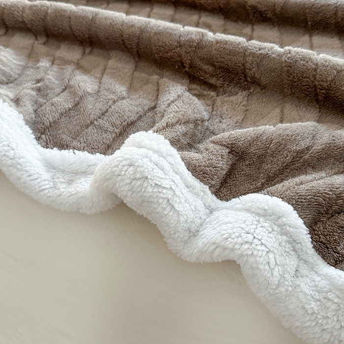 91家纺网 家纺一手货源 找家纺 佳居缘 【双面绒-交叉纹】 2025加厚保暖羊羔绒毛毯双层塔芙绒毯子跨境专供外贸出口定制 交叉纹-棕色