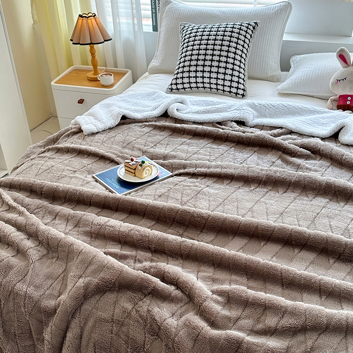 91家纺网 家纺一手货源 找家纺 佳居缘 【双面绒-交叉纹】 2025加厚保暖羊羔绒毛毯双层塔芙绒毯子跨境专供外贸出口定制 交叉纹-棕色