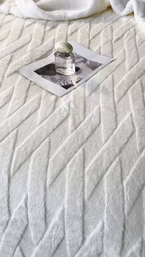 91家纺网 家纺一手货源 找家纺 佳居缘 【双面绒-交叉纹】 2025加厚保暖羊羔绒毛毯双层塔芙绒毯子跨境专供外贸出口定制 交叉纹-米白