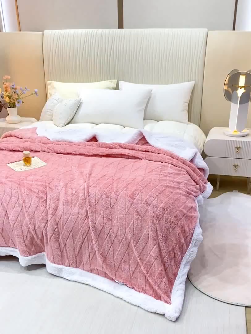 91家纺网 家纺一手货源 找家纺 佳居缘 【双面绒-交叉纹】 2025加厚保暖羊羔绒毛毯双层塔芙绒毯子跨境专供外贸出口定制 交叉纹-粉