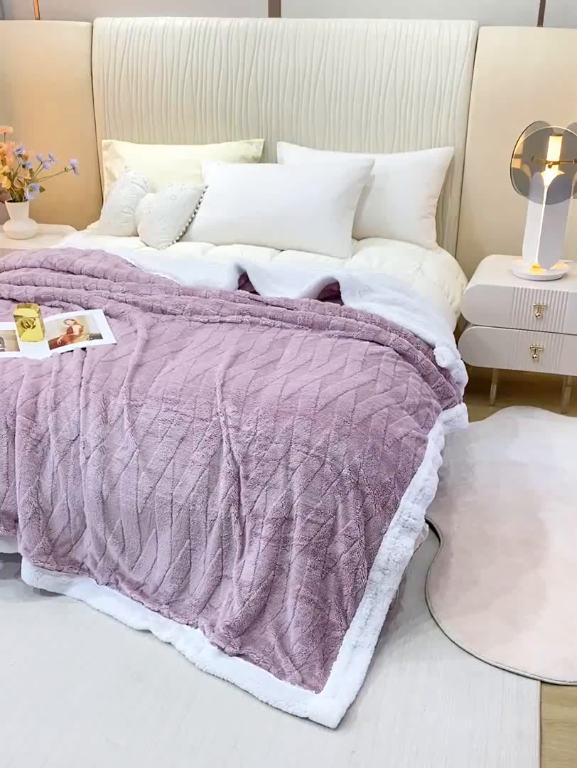 91家纺网 家纺一手货源 找家纺 佳居缘 【双面绒-交叉纹】 2025加厚保暖羊羔绒毛毯双层塔芙绒毯子跨境专供外贸出口定制 交叉-紫