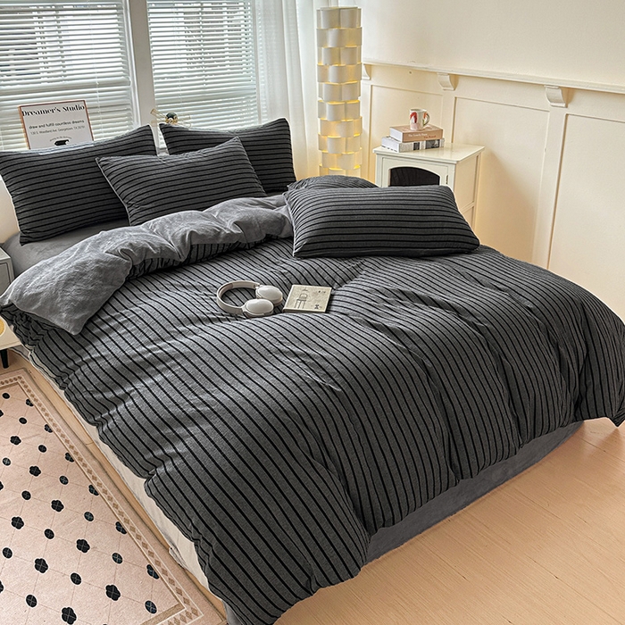 91家纺网 家纺一手货源 找家纺 柠萌家居 2025新款无印良品风双拼全棉色织水洗棉加牛奶绒单品被套简约风全棉拼牛奶绒单被套 棉+绒白日梦想家