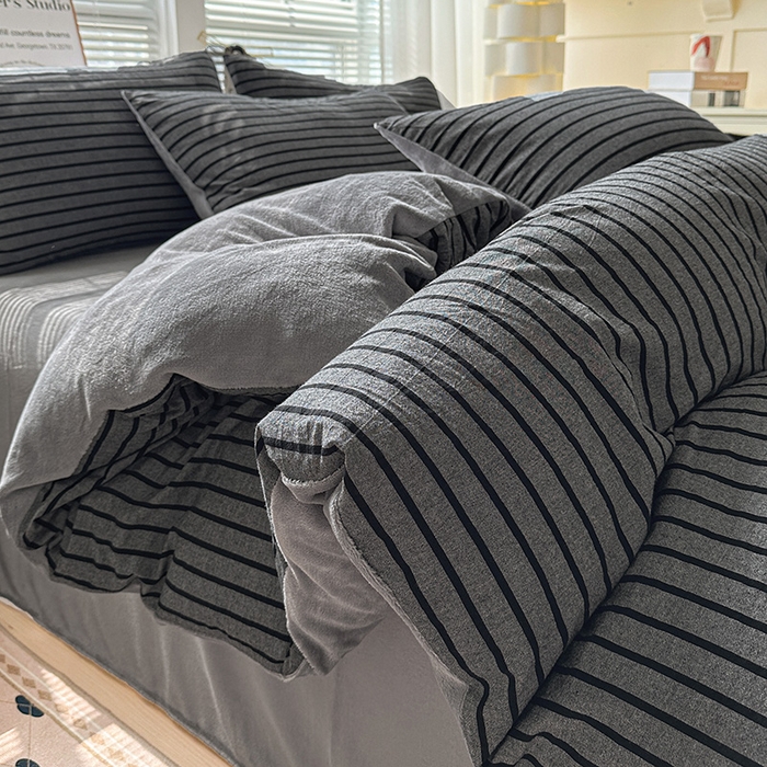 91家纺网 家纺一手货源 找家纺 柠萌家居 2025新款无印良品风双拼全棉色织水洗棉加牛奶绒单品被套简约风全棉拼牛奶绒单被套 棉+绒白日梦想家