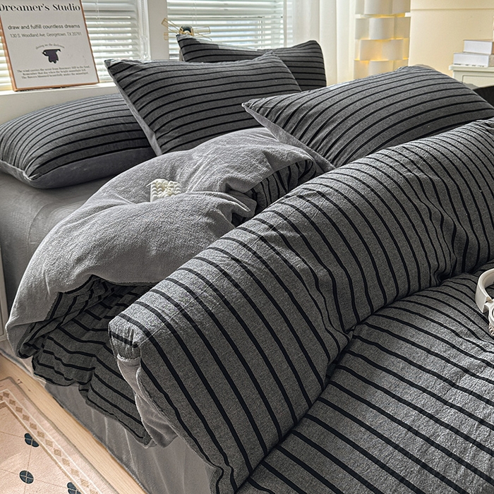 91家纺网 家纺一手货源 找家纺 柠萌家居 2025新款无印良品风双拼全棉色织水洗棉加牛奶绒单品被套简约风全棉拼牛奶绒单被套 棉+绒白日梦想家