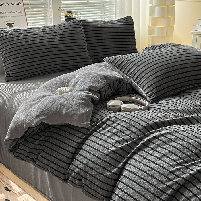 91家纺网 家纺一手货源 找家纺 柠萌家居 2025新款无印良品风双拼全棉色织水洗棉加牛奶绒单品被套简约风全棉拼牛奶绒单被套 棉+绒白日梦想家