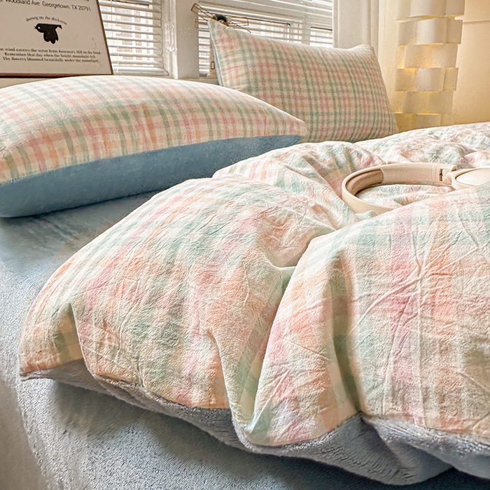 91家纺网 家纺一手货源 找家纺 柠萌家居 2025新款无印良品风双拼全棉色织水洗棉加牛奶绒单品被套简约风全棉拼牛奶绒单被套 棉+绒冰激凌格