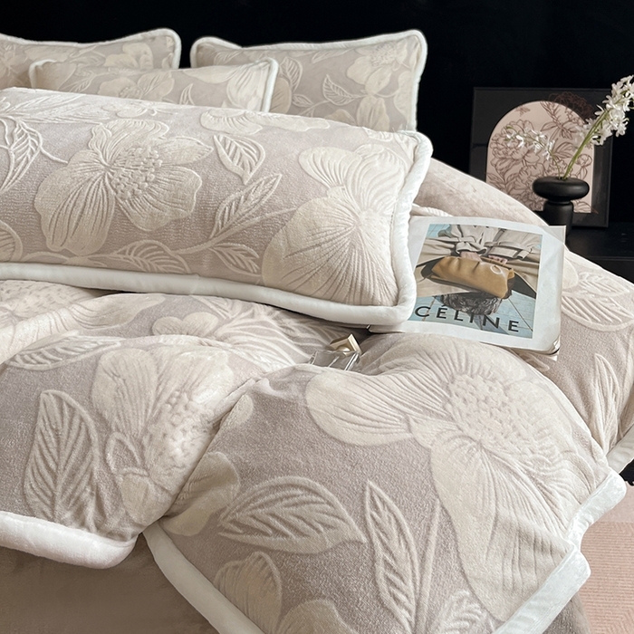 91家纺网 家纺一手货源 找家纺 （总）诺梵 高端2025雕花绒四件套牛奶烂花绒大包边被套_控价标准高于149，加大高于159