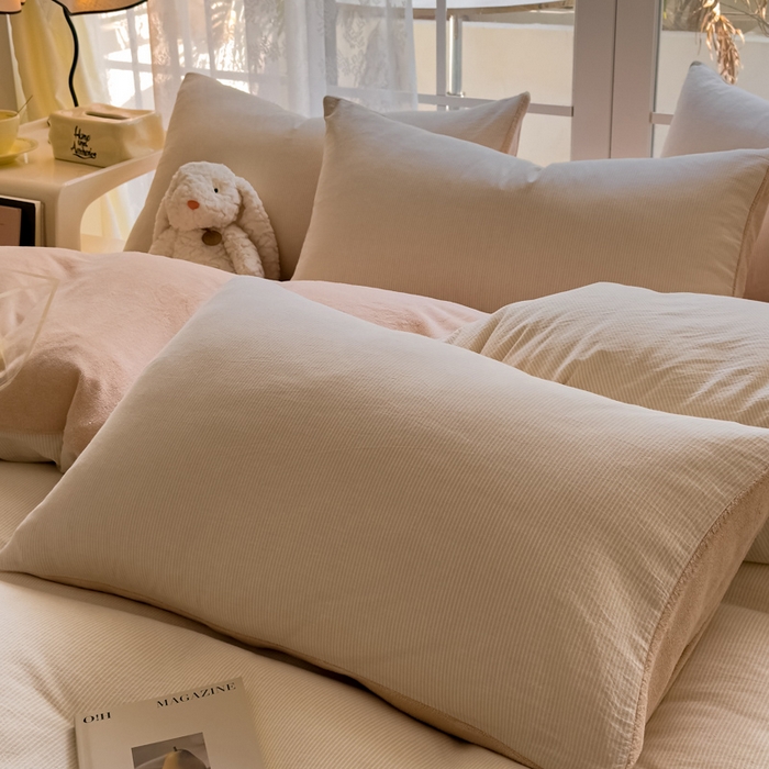 91家纺网 家纺一手货源 找家纺 柠萌家居 2025新款无印良品风双拼全棉色织水洗棉加牛奶绒单品被套简约风全棉拼牛奶绒单被套 棉+绒米密条