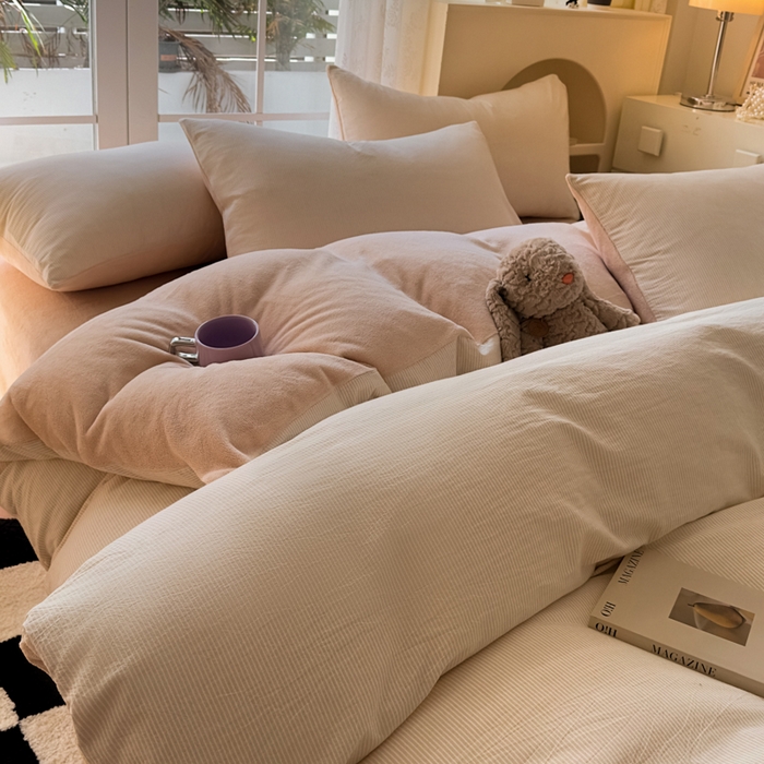 91家纺网 家纺一手货源 找家纺 柠萌家居 2025新款无印良品风双拼全棉色织水洗棉加牛奶绒单品被套简约风全棉拼牛奶绒单被套 棉+绒米密条