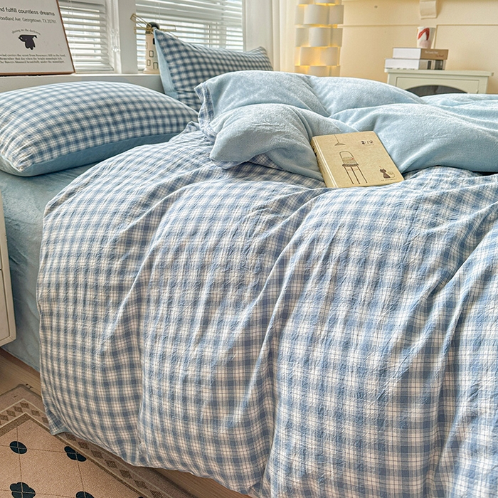 91家纺网 家纺一手货源 找家纺 柠萌家居 2025新款无印良品风双拼全棉色织水洗棉加牛奶绒单品被套简约风全棉拼牛奶绒单被套 棉+绒尚品蓝