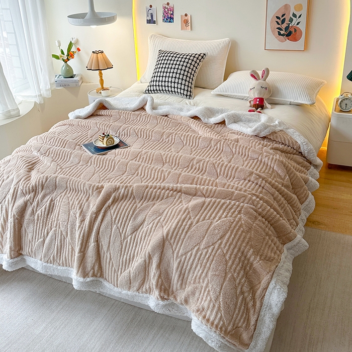 91家纺网 家纺一手货源 找家纺 佳居缘 【双面绒-叶子】 2025加厚保暖羊羔绒毛毯双层塔芙绒毯子跨境专供外贸出口定制 叶子-奶咖