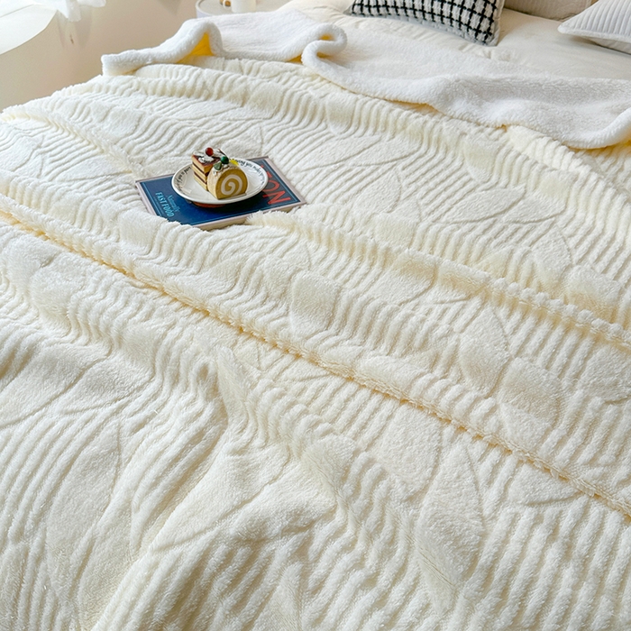 91家纺网 家纺一手货源 找家纺 佳居缘 【双面绒-叶子】 2025加厚保暖羊羔绒毛毯双层塔芙绒毯子跨境专供外贸出口定制 叶子- 米白