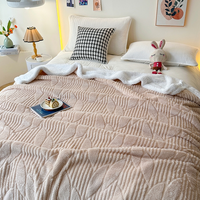 91家纺网 家纺一手货源 找家纺 佳居缘 【双面绒-叶子】 2025加厚保暖羊羔绒毛毯双层塔芙绒毯子跨境专供外贸出口定制 叶子-奶咖