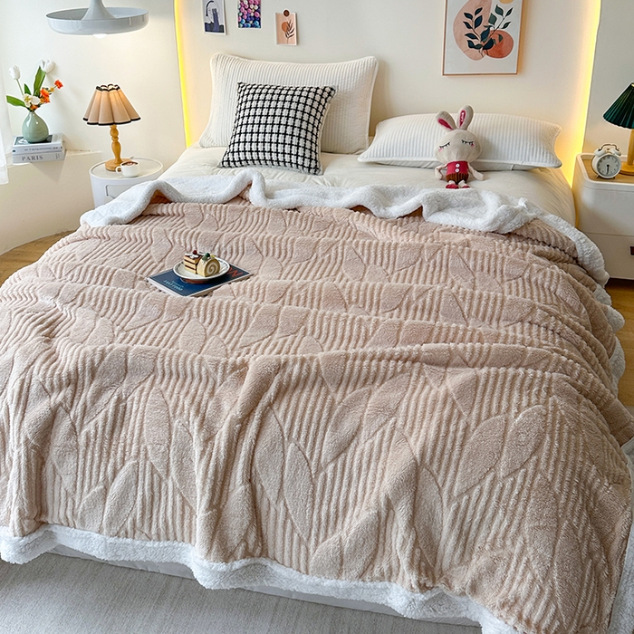 91家纺网 家纺一手货源 找家纺 佳居缘 【双面绒-叶子】 2025加厚保暖羊羔绒毛毯双层塔芙绒毯子跨境专供外贸出口定制 叶子-奶咖